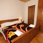 게스트하우스 And With Parking Space Moscenicka Draga, Opatija - 7772 Mošćenička Draga